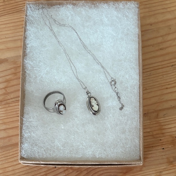 Vintage Sarah Coventry Sterling Silver Cameo Ring & Pendant Necklace Set - Picture 1 of 4